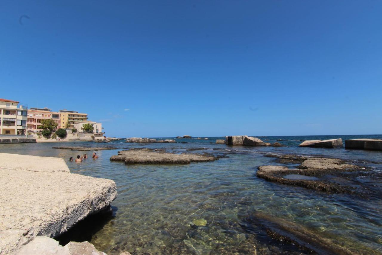 La Dimora Di Dionisio Al Mare Leilighet Syracuse Eksteriør bilde