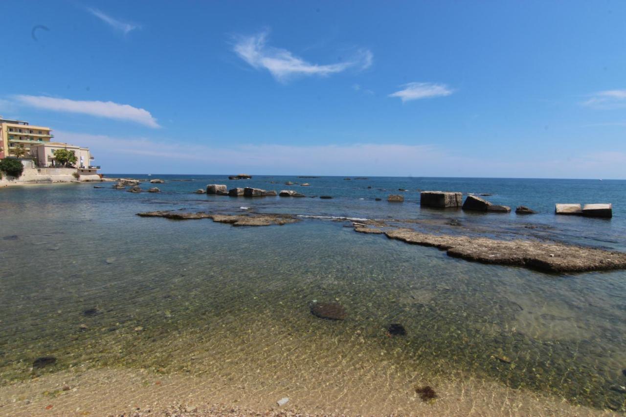 La Dimora Di Dionisio Al Mare Leilighet Syracuse Eksteriør bilde